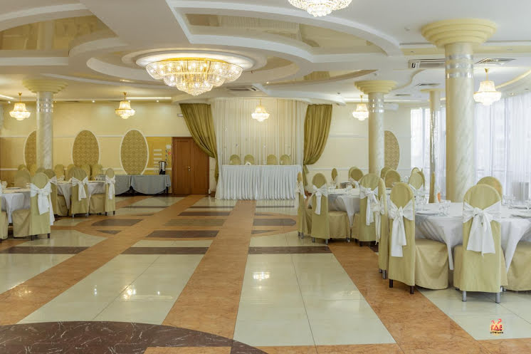 Зал «Фисташковый» в «У Озера ​на Героев Космоса» фотография №3