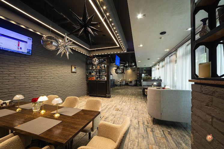 Основной зал в «Belle Famille» фотография №13