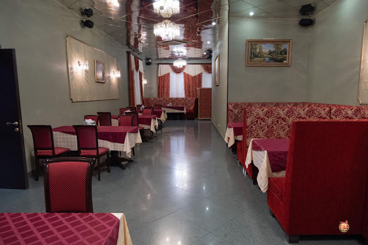 Зал Ресторана в «Angel Hotel» фотография №12