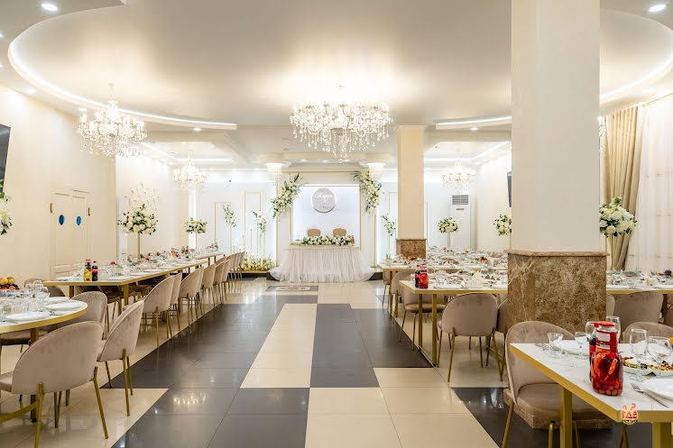 Общий зал  в «Love Story» фотография №4