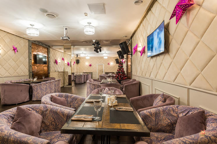 Большой караоке-зал в «Сытый лось в Медведково» фотография №11