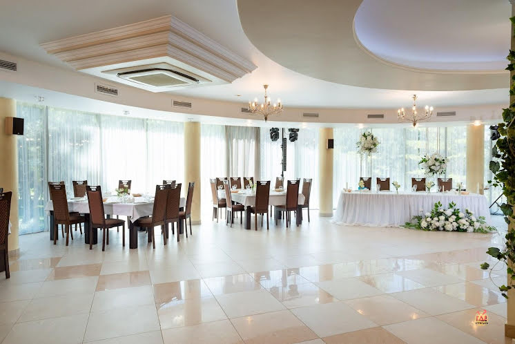 Бежевый зал  в «Ёлочка» фотография №1