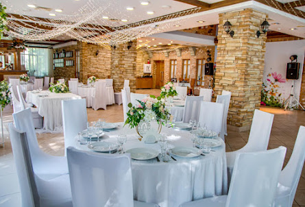 Зал ресторана в Открытые летние беседки