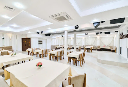 Зал ресторана в Зал «Замок»