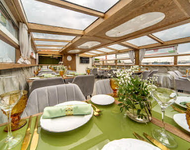 День рождения в Теплоход "Миконос"