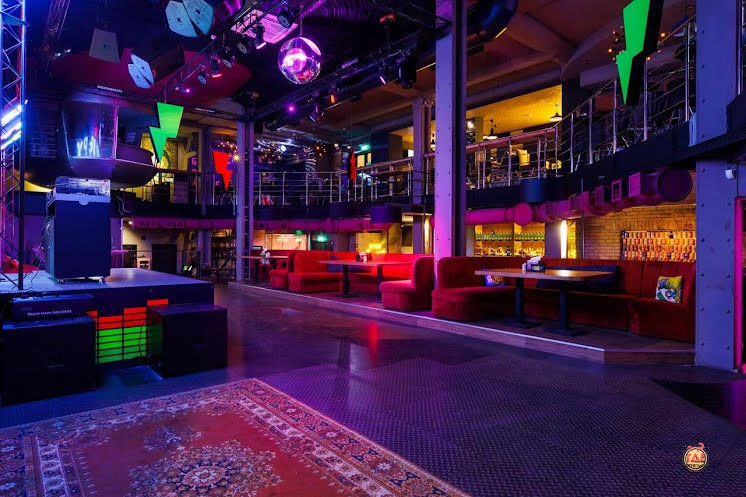 Основной зал в «Руки ВВерх!» фотография №12