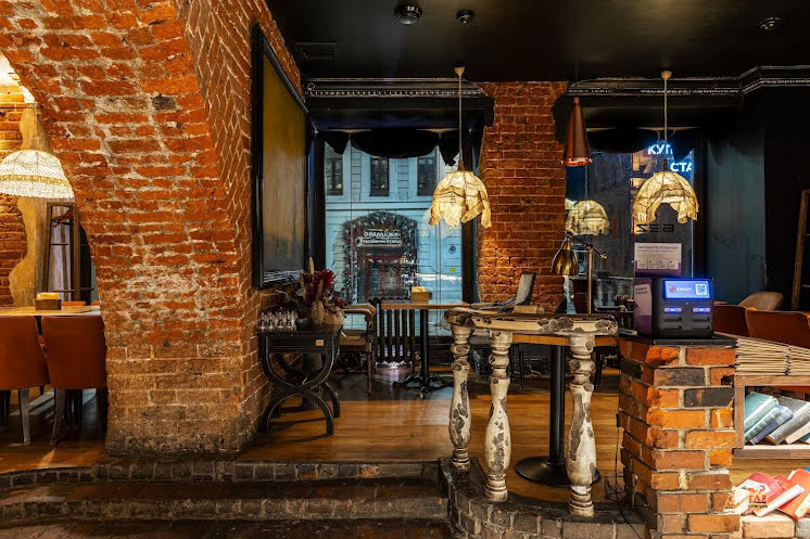 Основной зал в «БеZухов» фотография №1