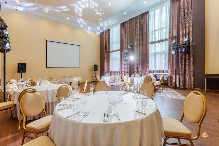 Зал «Дворянский» в «Бристоль-Жигули» фотография №5