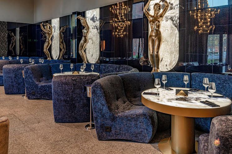  Зал со статуями  в «Гарда бар» фотография №3