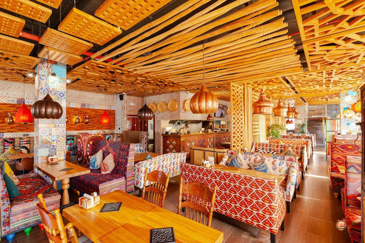 Зал ресторана  в «Чайхона №1 Новокосино» фотография №2