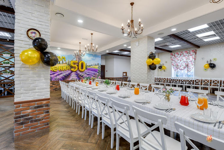 Основной зал  в «Ла Прованс» фотография №5