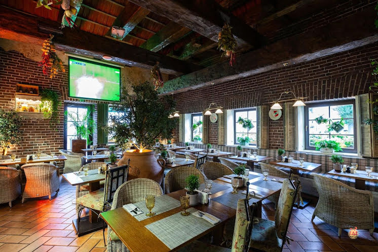 Зал на первом этаже в «Вилла Паста» фотография №14