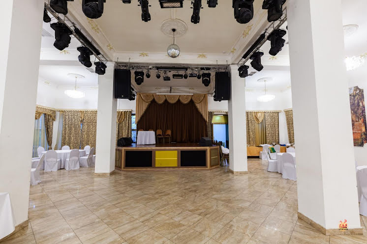 Большой банкетный зал в «Загородный» фотография №16