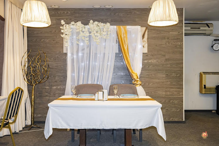 Основной зал в «Шоколад» фотография №13