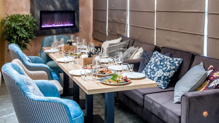 Основной зал в «Шале» фотография №3