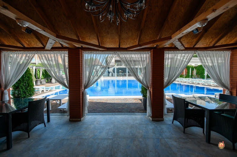 Шери Холл фотография №12