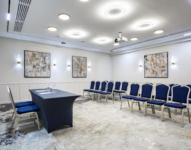  ресторан DoubleTree by Hilton Novosibirsk