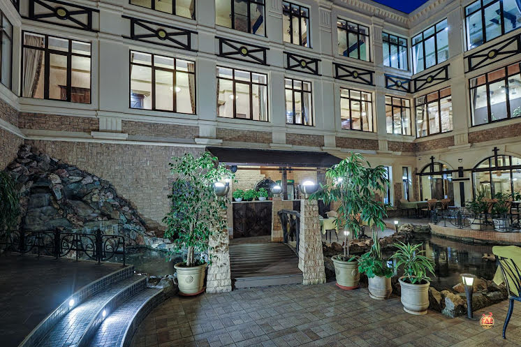 Летний дворик в «Парк-Отель Троя» фотография №9