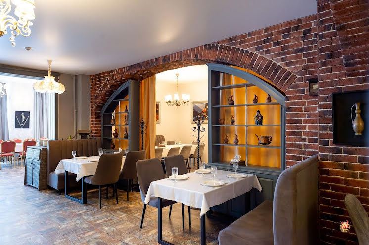 Основной зал в «Иверия на Комарова» фотография №5