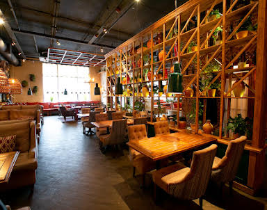  ресторан Хачапури и Вино на Молодёжном