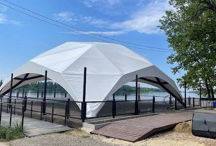 Шатер  в Лаундж-зона