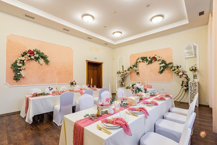 Зал "Второй этаж" в «Особняк в парке Сосновка» фотография №18