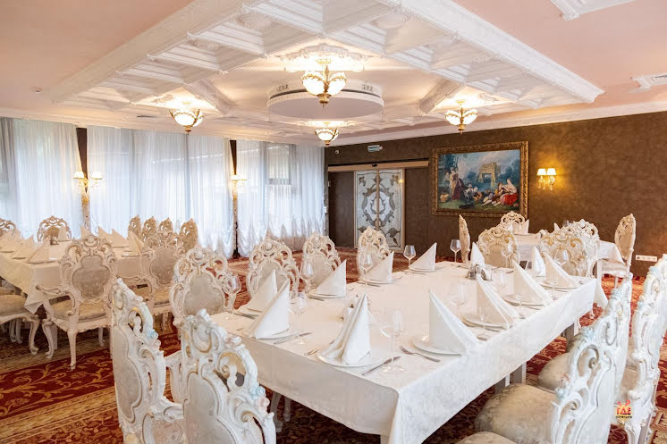 Малый зал ресторана в «Сказка» фотография №6