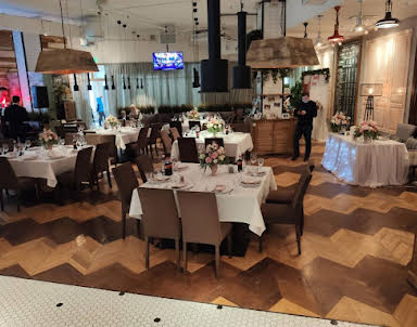  ресторан Bon App Cafe