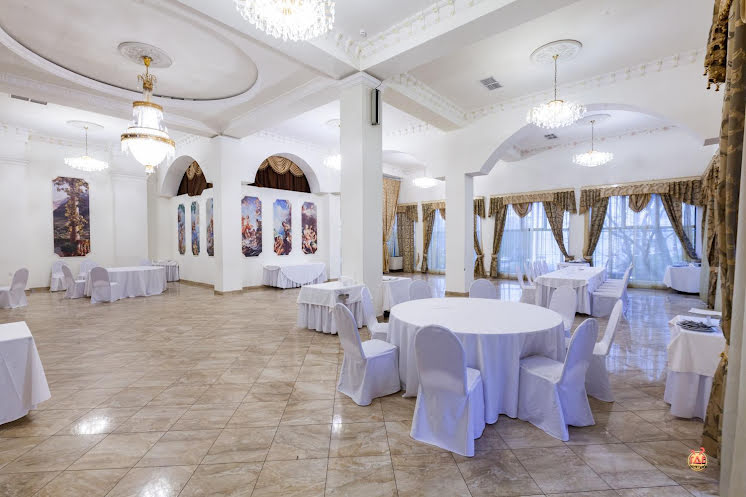 Большой банкетный зал в «Загородный» фотография №2