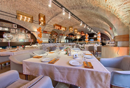 Основной зал в Основной зал