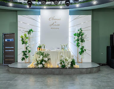  ресторан Двин Холл