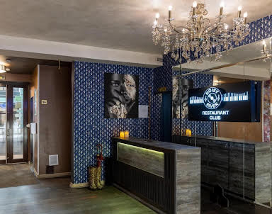 День рождения в Noisy River