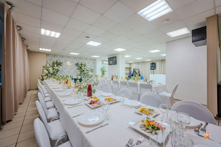 Банкетный зал в «Люкс» фотография №5