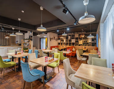  ресторан По чесноку на Академика Королева