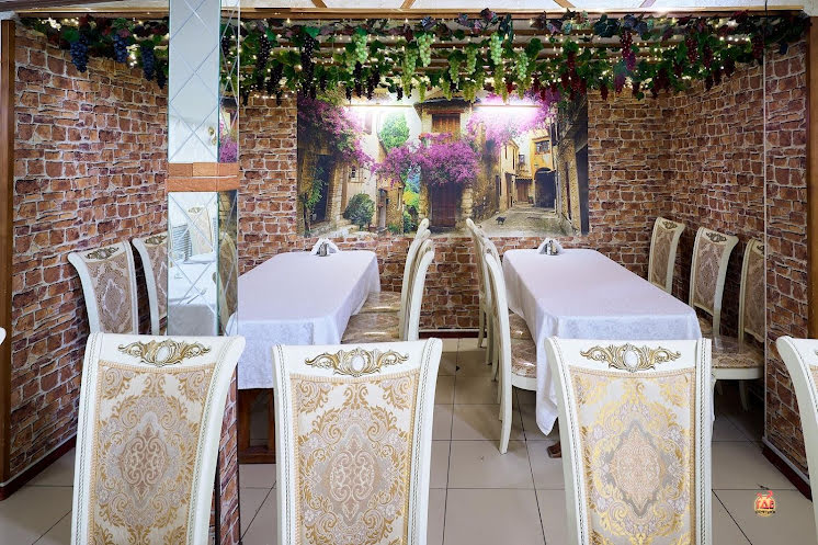 Основной зал в «Старая Гагра» фотография №5