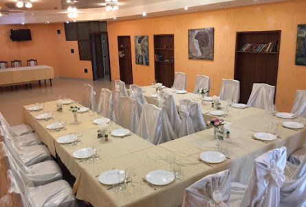 Зал на 35 человек в Зал на 20 человек