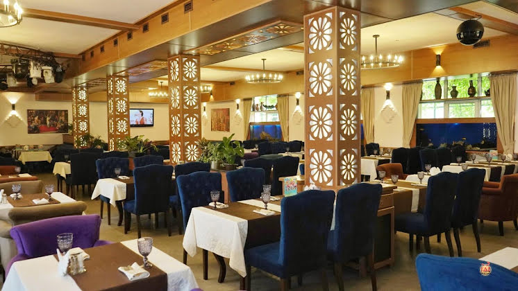 Зал ресторана  в «Кавказский дворик» фотография №5