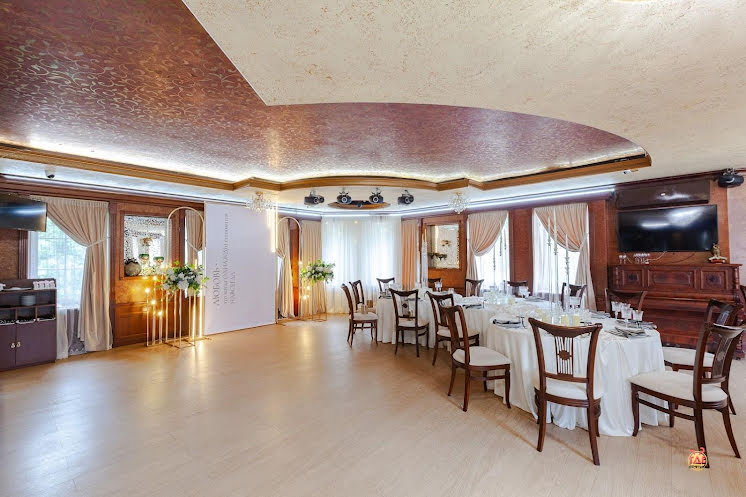 Основной зал в «Дворянское гнездо» фотография №3
