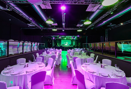 Зал на 200 человек в Зал на 60 человек