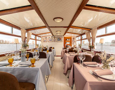  ресторан Теплоход "Сиеста"