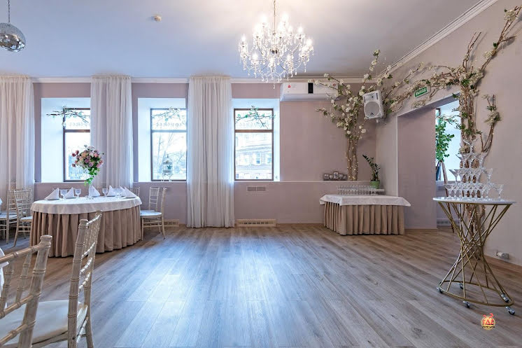 Основной зал в «"Provence" / "Прованс"» фотография №3