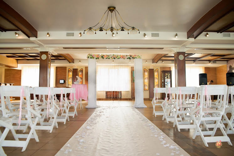 Основной зал  в «Русская усадьба» фотография №16