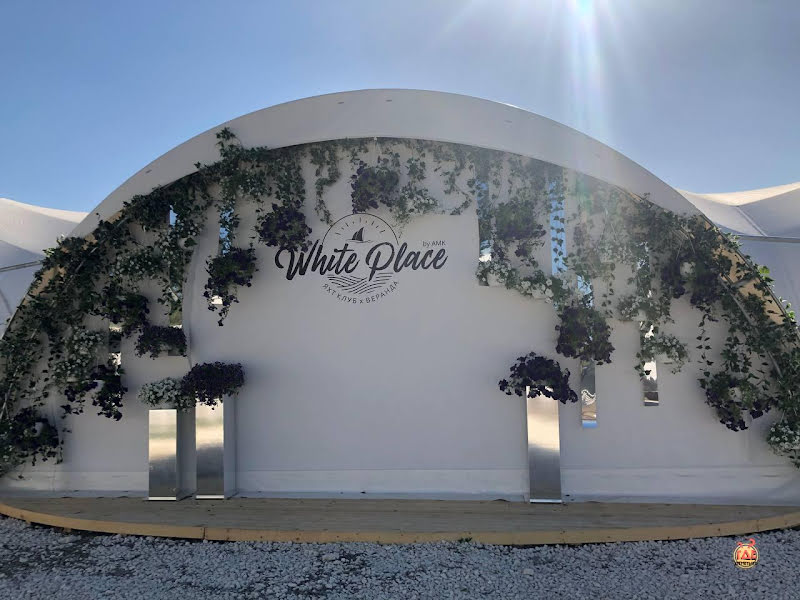 White Place фотография №1