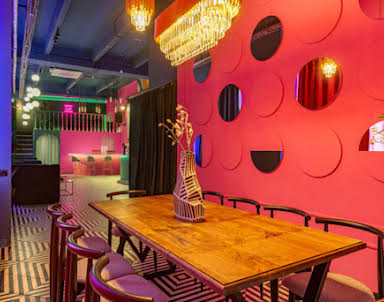  ресторан МАЙ Москва на Бауманской