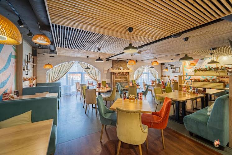 Зал на 2 этаже в «По чесноку на Академика Королева» фотография №6