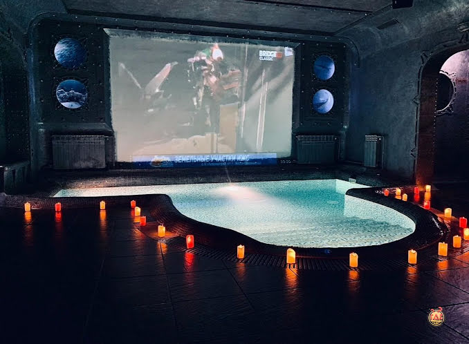 Зал с бассейном в «Замок в долине» фотография №5