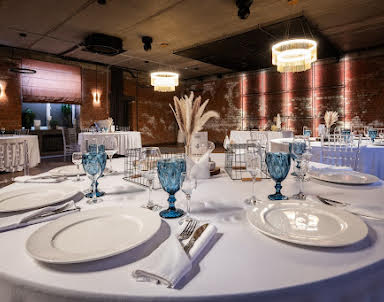  ресторан Food Factory loft на Коммунистической