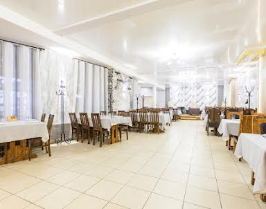  ресторан Три тополя