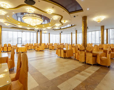  ресторан У Озера ​на Героев Космоса