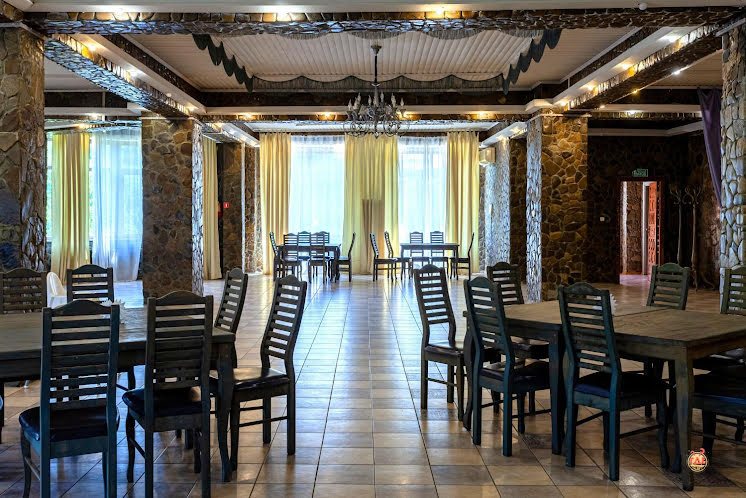 Основной зал в «Очаровательная полянка» фотография №3